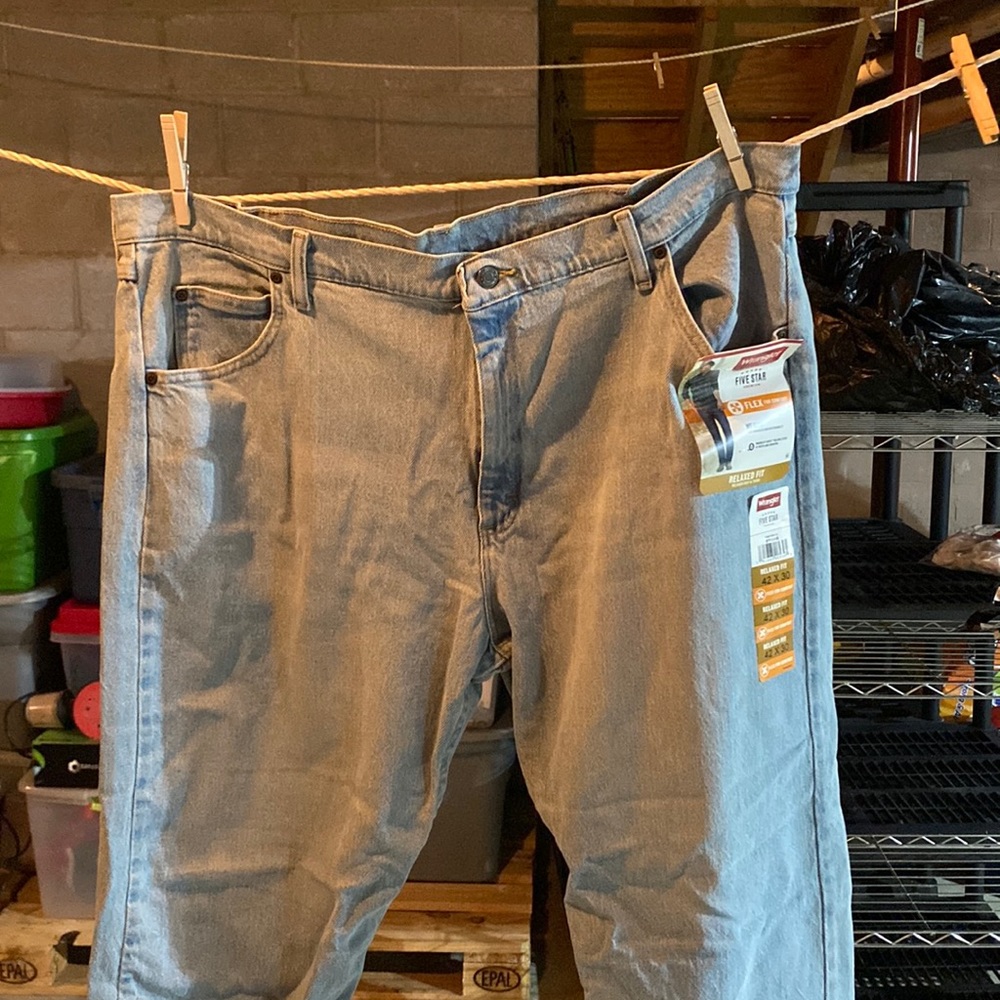 Men’s Wrangler Relaxed fit flex jeans 42 x30